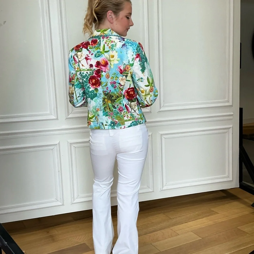 Alberto Makali silky vibrant floral blazer with stone embellishment closure - Picture 3 of 15
